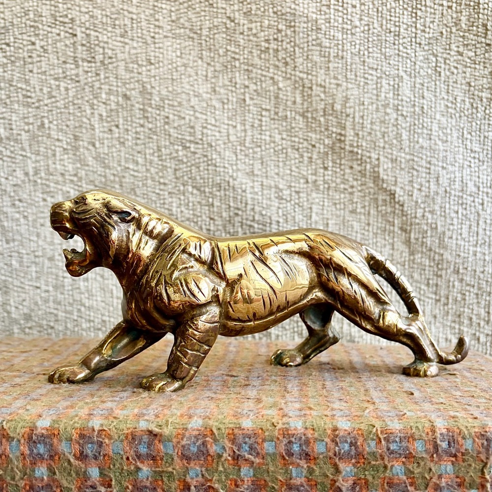 ❌SOLD❌ Vintage 1970s Solid Brass Prowling Tiger Figurine, EXCELLENT Condition! - Picture 2 of 11